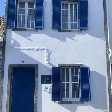 Дом отдыха Charming Blue House *